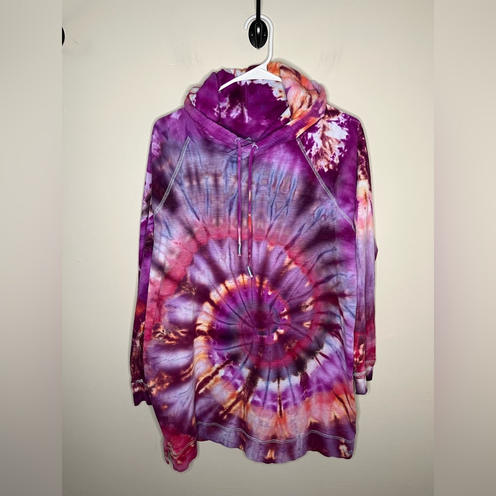 Tie-Dye Spiral Pullover Hoodie - Purple